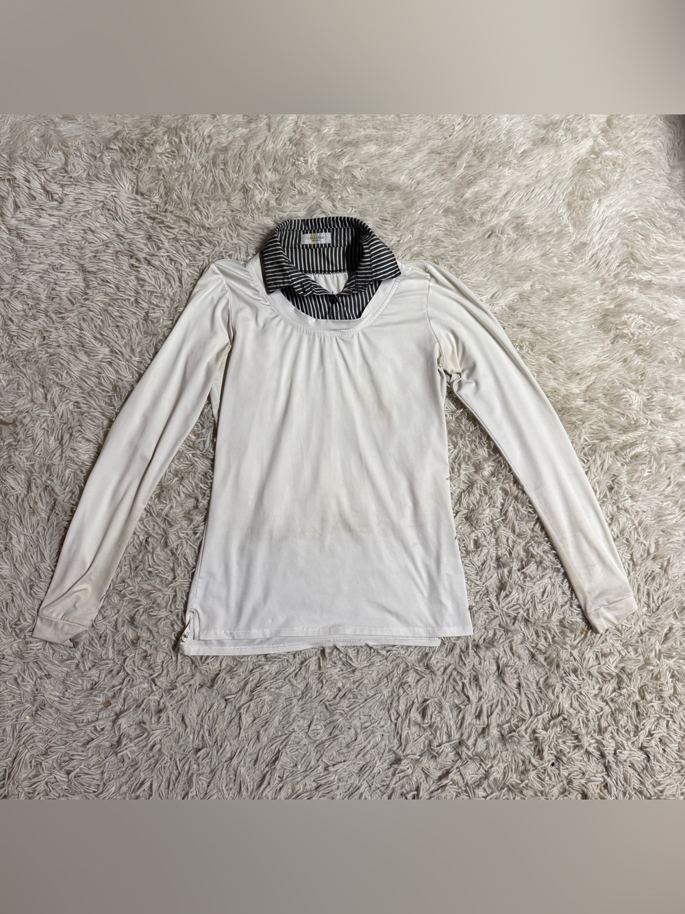 Women’s XS White Callidae Long Sleeve Horseback Riding Sunshirt. Staining.